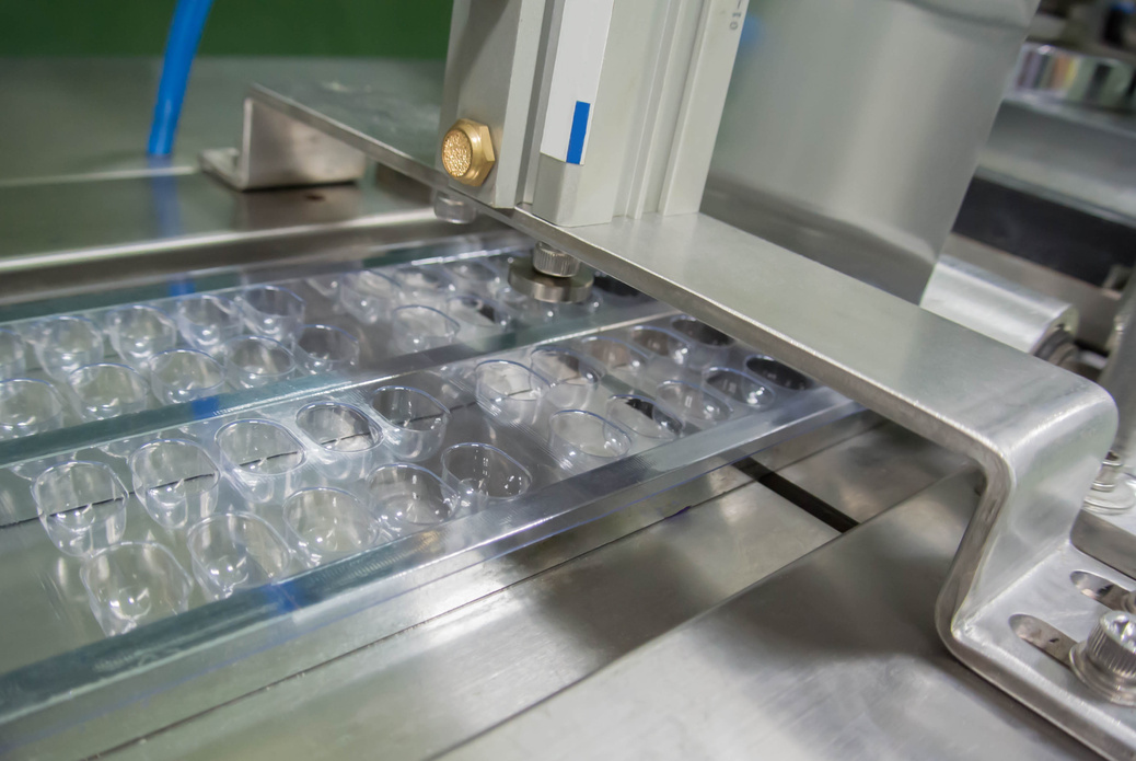 blister packing machine in pharmaceutical industrial
